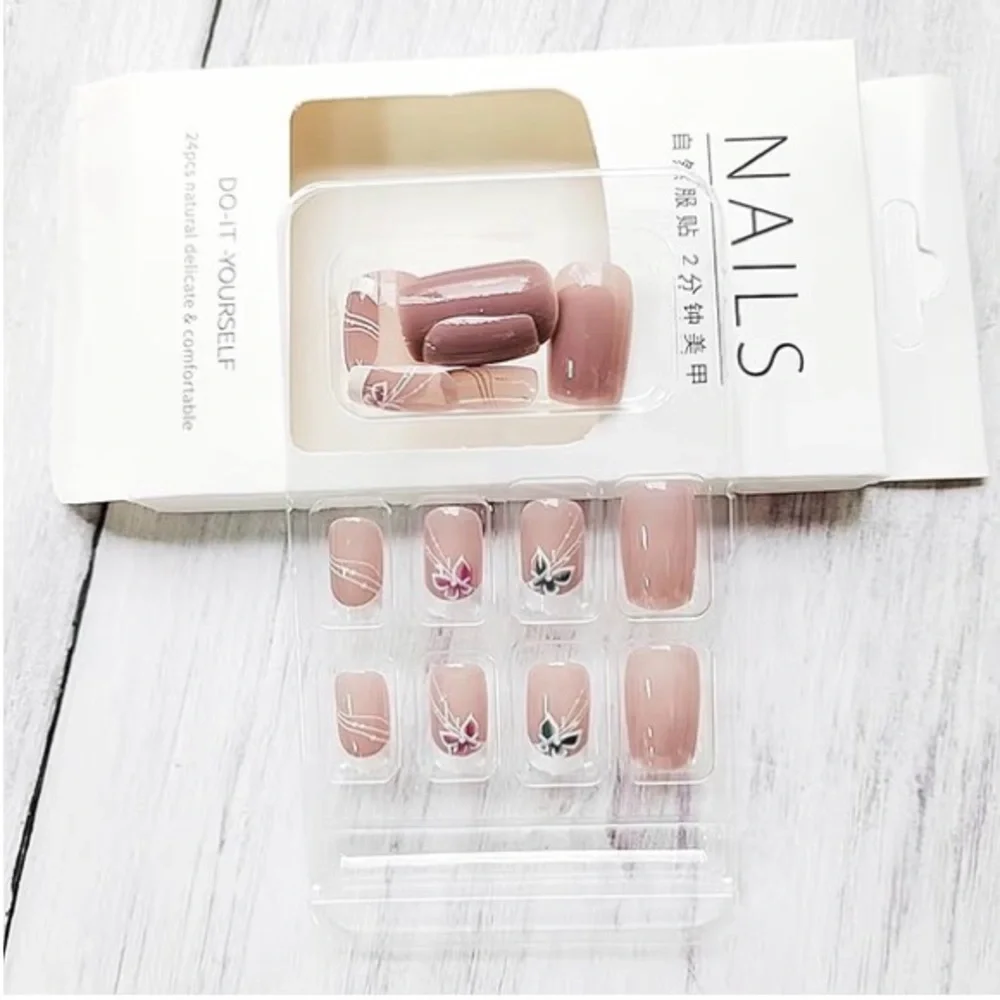 Butterfly French Tip Press-On Nails - Picture 5 of 5